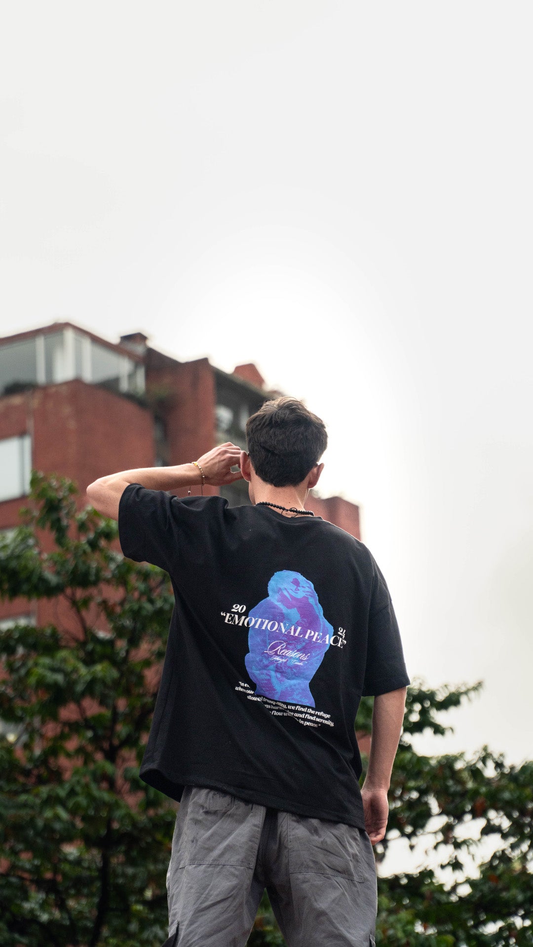 Camiseta Oversize Emotional Peace Negro-Azul